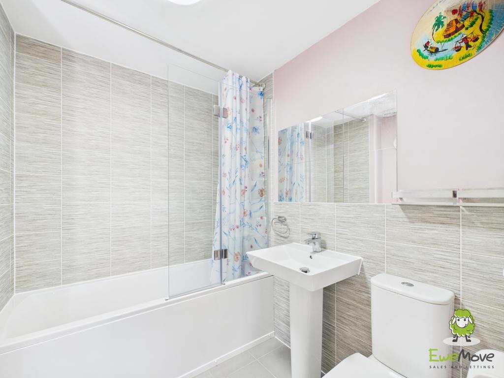 Ewe Move Estate Agents Basingstoke - Fairway Road