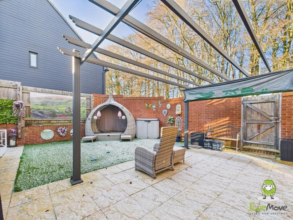 Ewe Move Estate Agents Basingstoke - Fairway Road