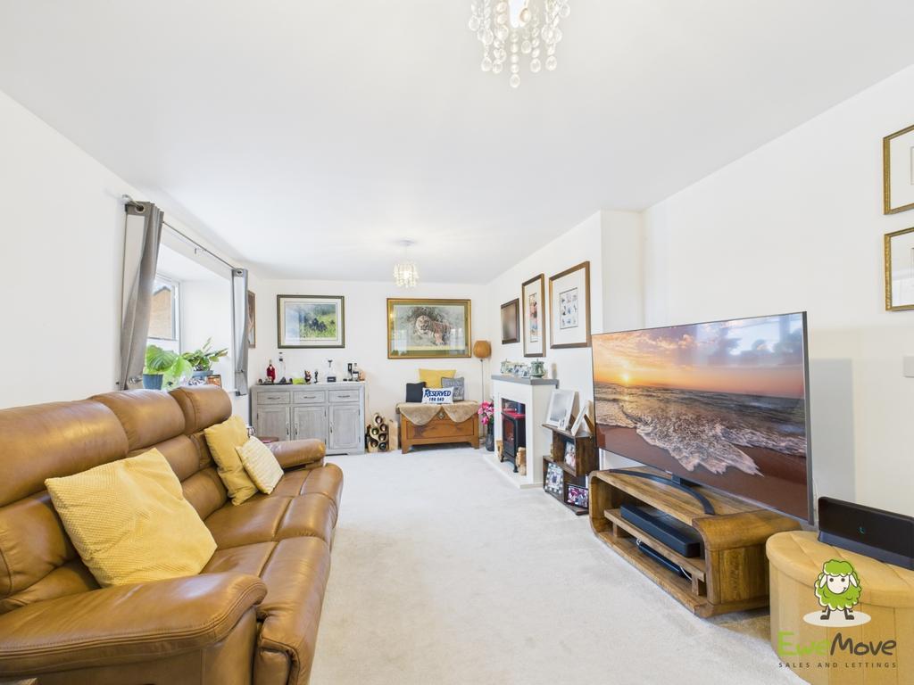 Ewe Move Estate Agents Basingstoke - Fairway Road