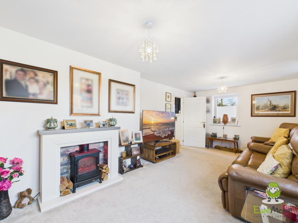 Ewe Move Estate Agents Basingstoke - Fairway Road