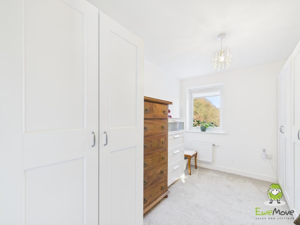 Ewe Move Estate Agents Basingstoke - Fairway Road