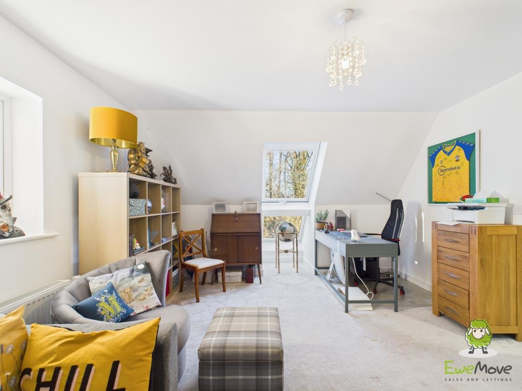 Ewe Move Estate Agents Basingstoke - Fairway Road