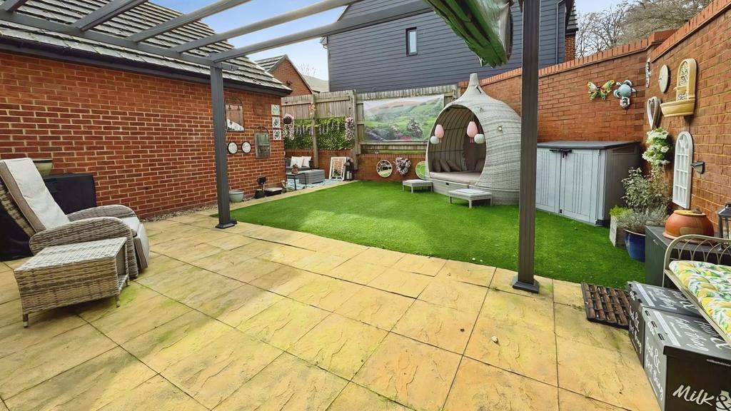 Ewe Move Estate Agents Basingstoke - Fairway Road