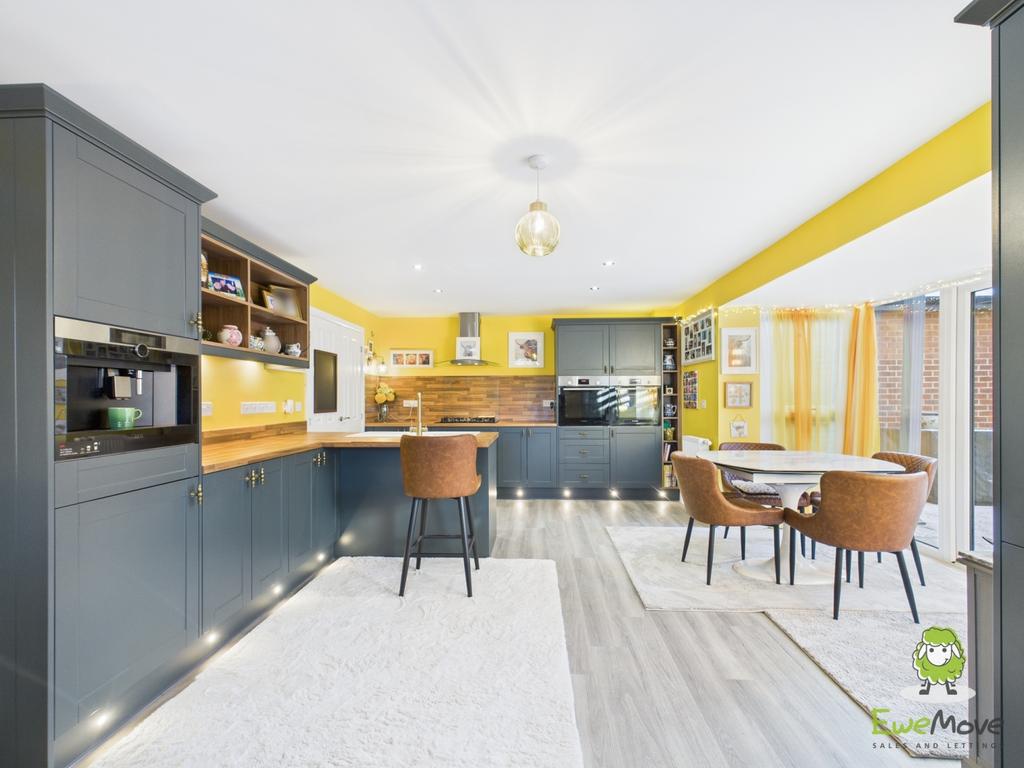 Ewe Move Estate Agents Basingstoke - Fairway Road