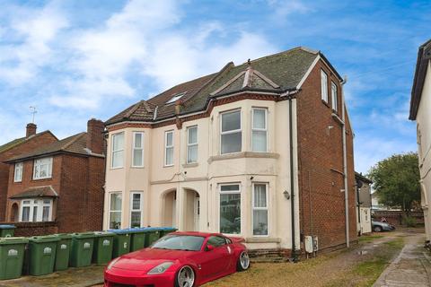 undefined, Southampton SO15