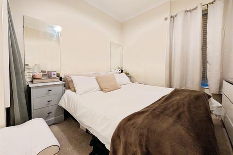 undefined, Southampton SO15
