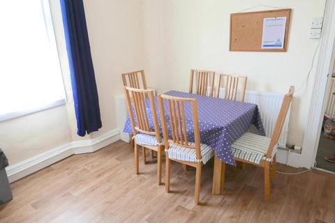 5 bedroom terraced house to rent, New Street, Falmouth