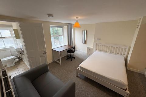 5 bedroom terraced house to rent, New Street, Falmouth