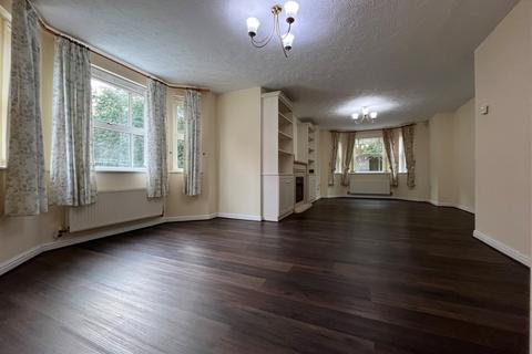 3 bedroom flat to rent, Fazeley Close, Solihull, West Midlands, B91