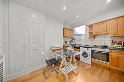 3 bedroom flat to rent, Top Floor Flat, Tranmere Road, Earlsfield, SW18