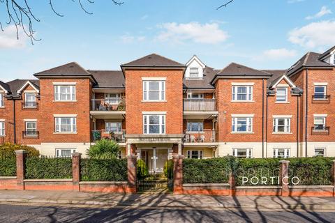 2 bedroom flat to rent, Manor Road, Chigwell, IG7