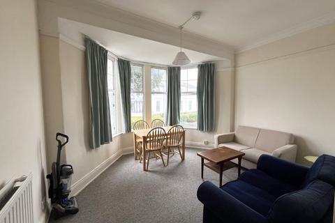 2 bedroom apartment to rent, Falmouth