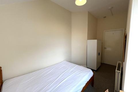2 bedroom apartment to rent, Falmouth