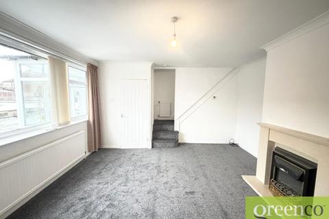3 bedroom terraced house to rent, Heys Avenue, Manchester M27