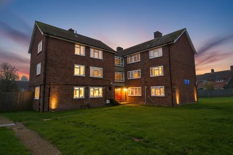 1 bedroom flat for sale, Compton Crescent, Northolt UB5