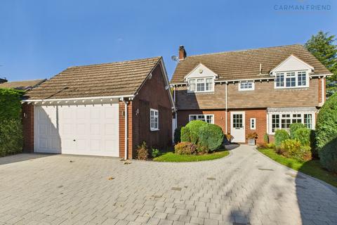 4 bedroom detached house for sale, Home Park, Mollington, CH1