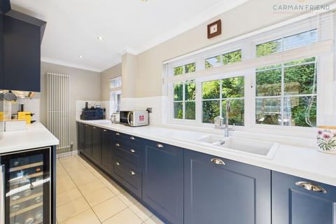 4 bedroom detached house for sale, Home Park, Mollington, CH1