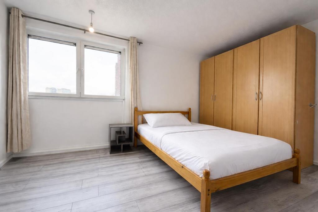 Room 4 .png