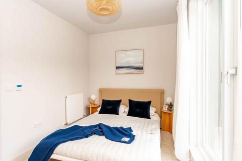 3 bedroom flat to rent, Eyre Place, New Town, Edinburgh