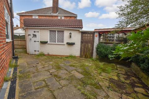 3 bedroom semi-detached house for sale, Rokeby Park, Hull