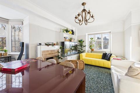 undefined, Kelvin Drive, St Margarets