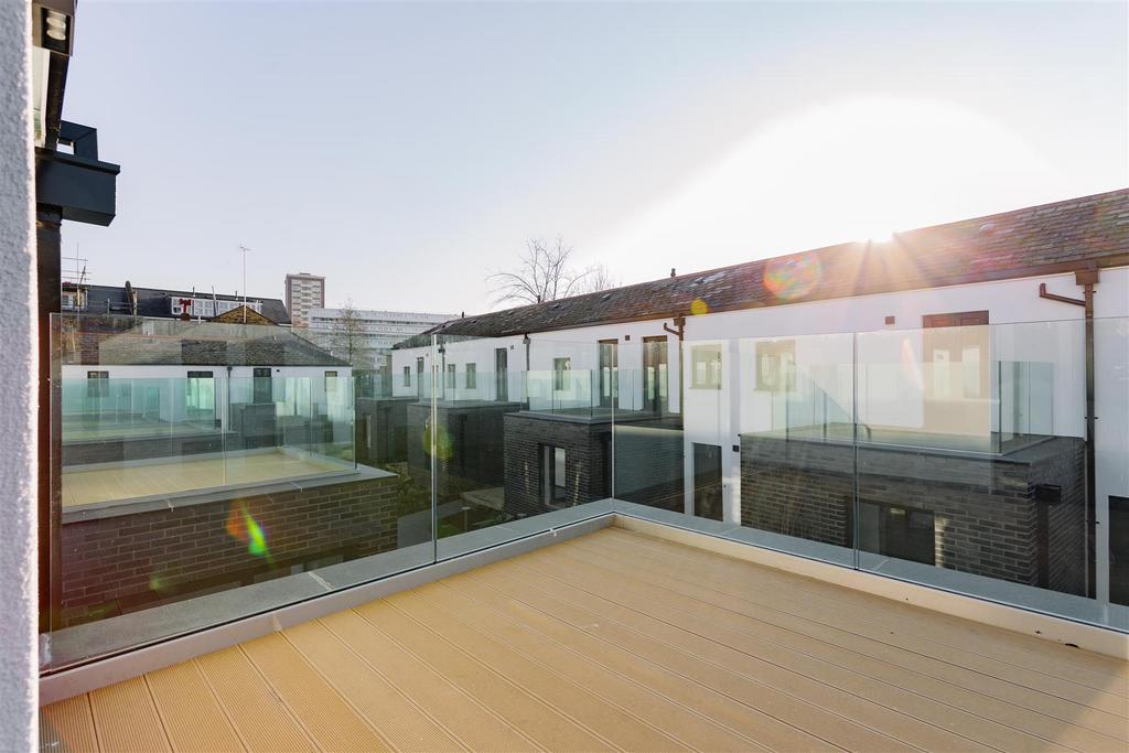 MB number 11 fonthill mews 22.jpg