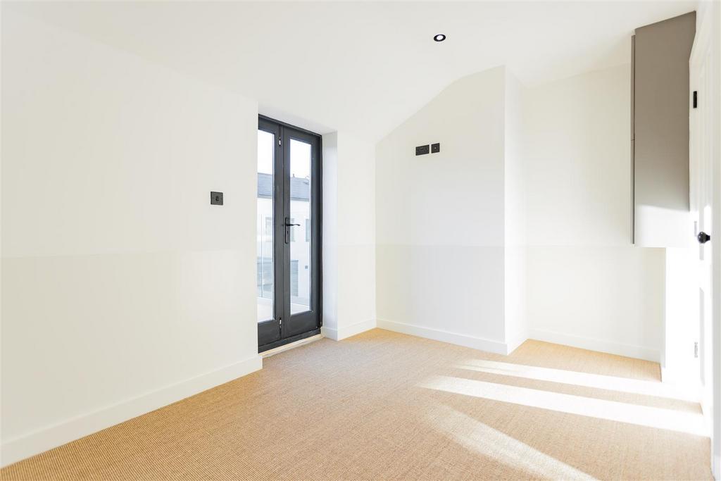 MB number 11 fonthill mews 27.jpg