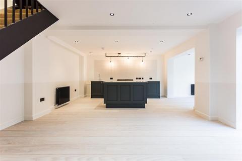 undefined, Fonthill Mew, Finsbury Park