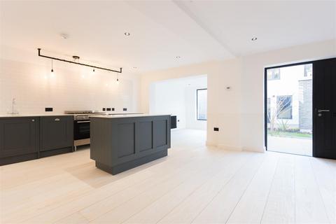 undefined, Fonthill Mew, Finsbury Park