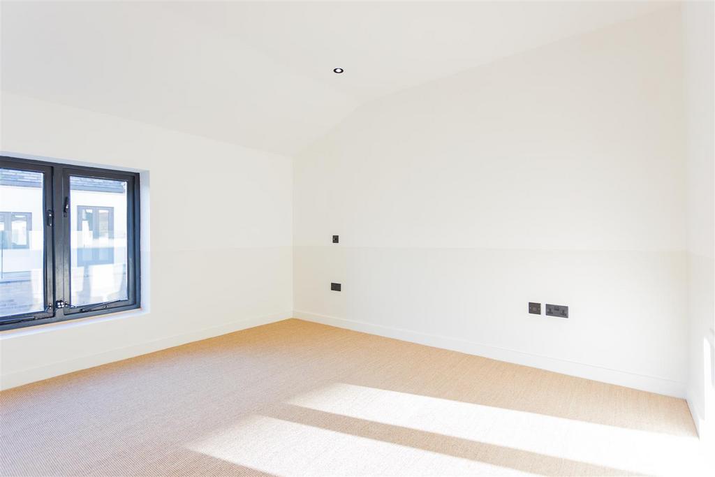 MB number 11 fonthill mews 21.jpg