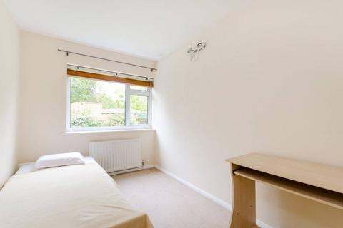 3 bedroom flat to rent, Maple Road, Surbiton, KT6