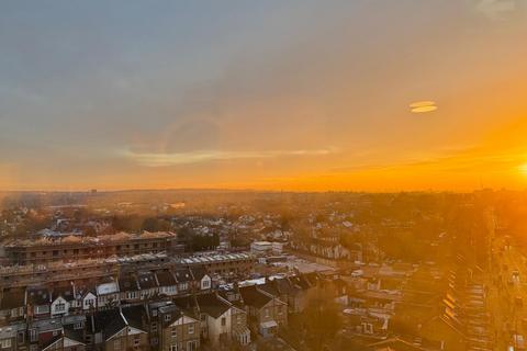2 bedroom apartment to rent, 100 Kingsway, London, N12