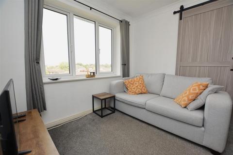 1 bedroom flat for sale, Longfield Drive, Mitcham, CR4