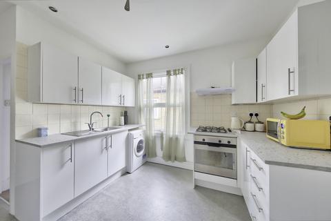 2 bedroom apartment for sale, Credenhill Street, SW16