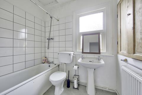 2 bedroom apartment for sale, Credenhill Street, SW16