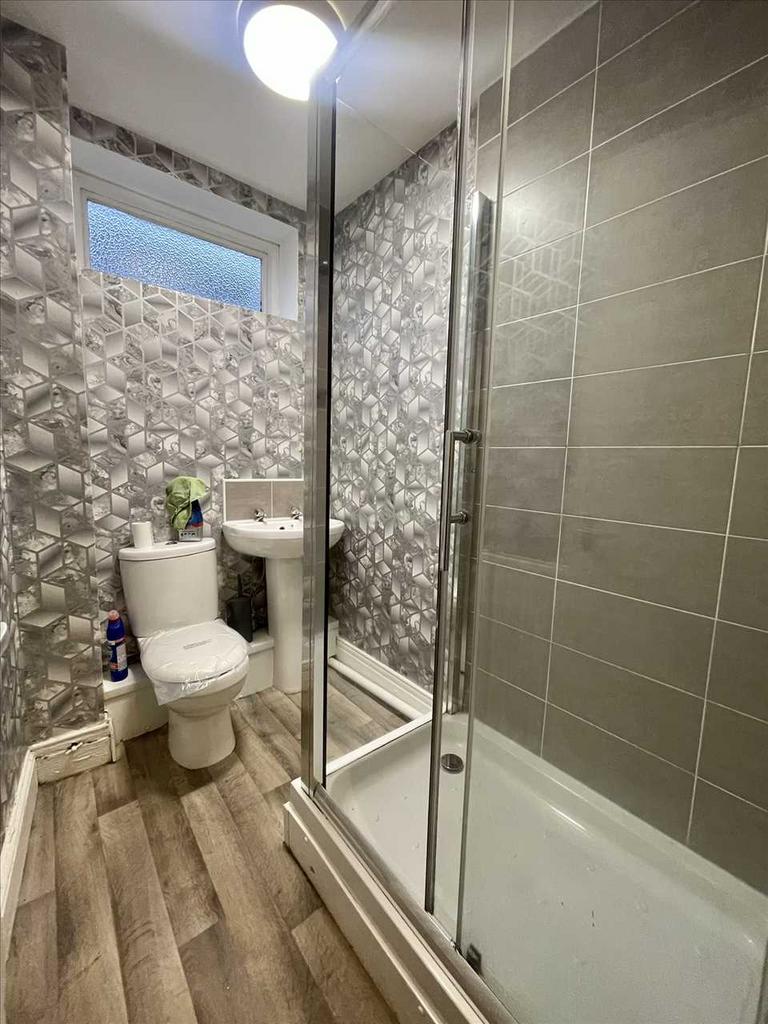 Shower room/w.c.