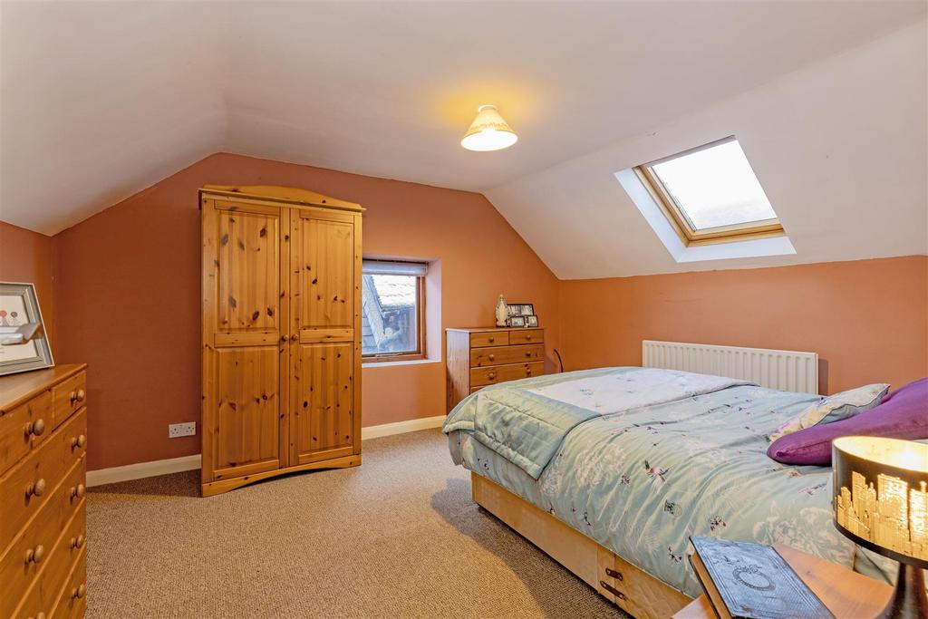 Bedroom 2-1.jpg