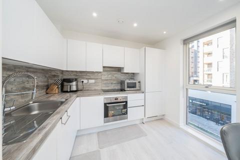 2 bedroom flat for sale, Smithy Lane, Hounslow TW3