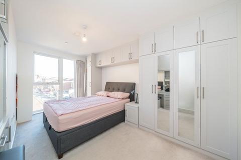 2 bedroom flat for sale, Smithy Lane, Hounslow TW3