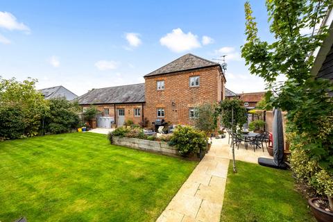 3 bedroom terraced house for sale, Malthouse Lane, Horley RH6