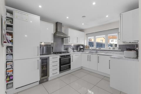 4 bedroom semi-detached house for sale, Chapmans Close, Dunmow CM6
