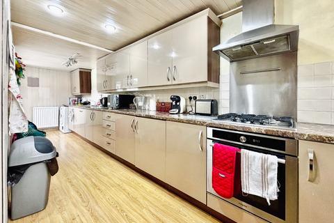 3 bedroom semi-detached house for sale, Goathland Avenue, Benton, Newcastle upon Tyne, NE12