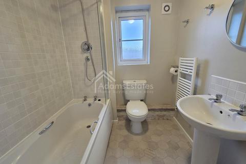 2 bedroom apartment for sale, Highfield Chase, Dewsbury