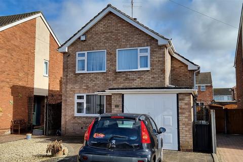 3 bedroom detached house to rent, Apple Tree Close, Kidderminster DY10