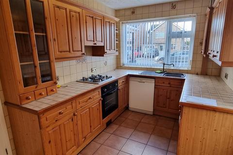 3 bedroom detached house to rent, Apple Tree Close, Kidderminster DY10