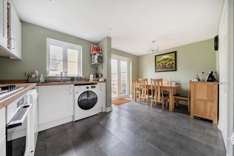 undefined, Carterton,  Oxfordshire,  OX18