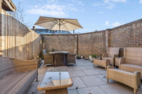 2 bedroom semi-detached house to rent, Mandeville Close, Wimbledon, London, SW20