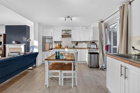 3 bedroom semi-detached house for sale, 59 Middleham Avenue, York