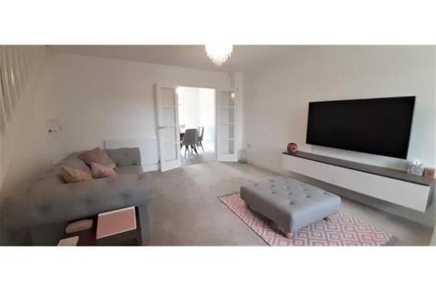 3 bedroom semi-detached house to rent, Cornflower Road, LE11