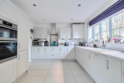 4 bedroom detached house for sale, Bartholomew Way, Corsham